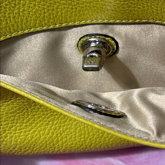 Coach Pebbled Leather Wristlet in Charteuse - Picture 4 of 6